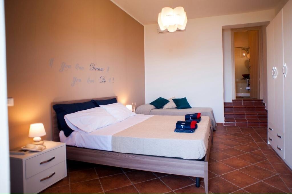 Villa Capozafferano-Casa Carola Santa Flavia Habitación foto